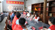 公司党委书记毕明福看望暑期社会实践团队师生